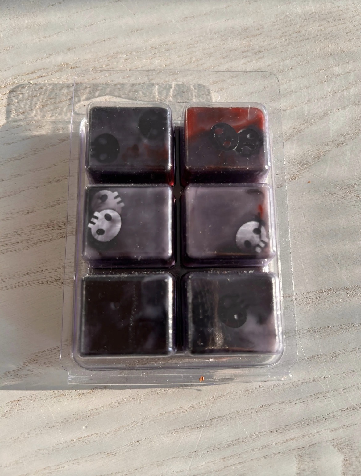 Skull Bits - Dahlia Scented Wax Melts - thumbnail 3 of 4