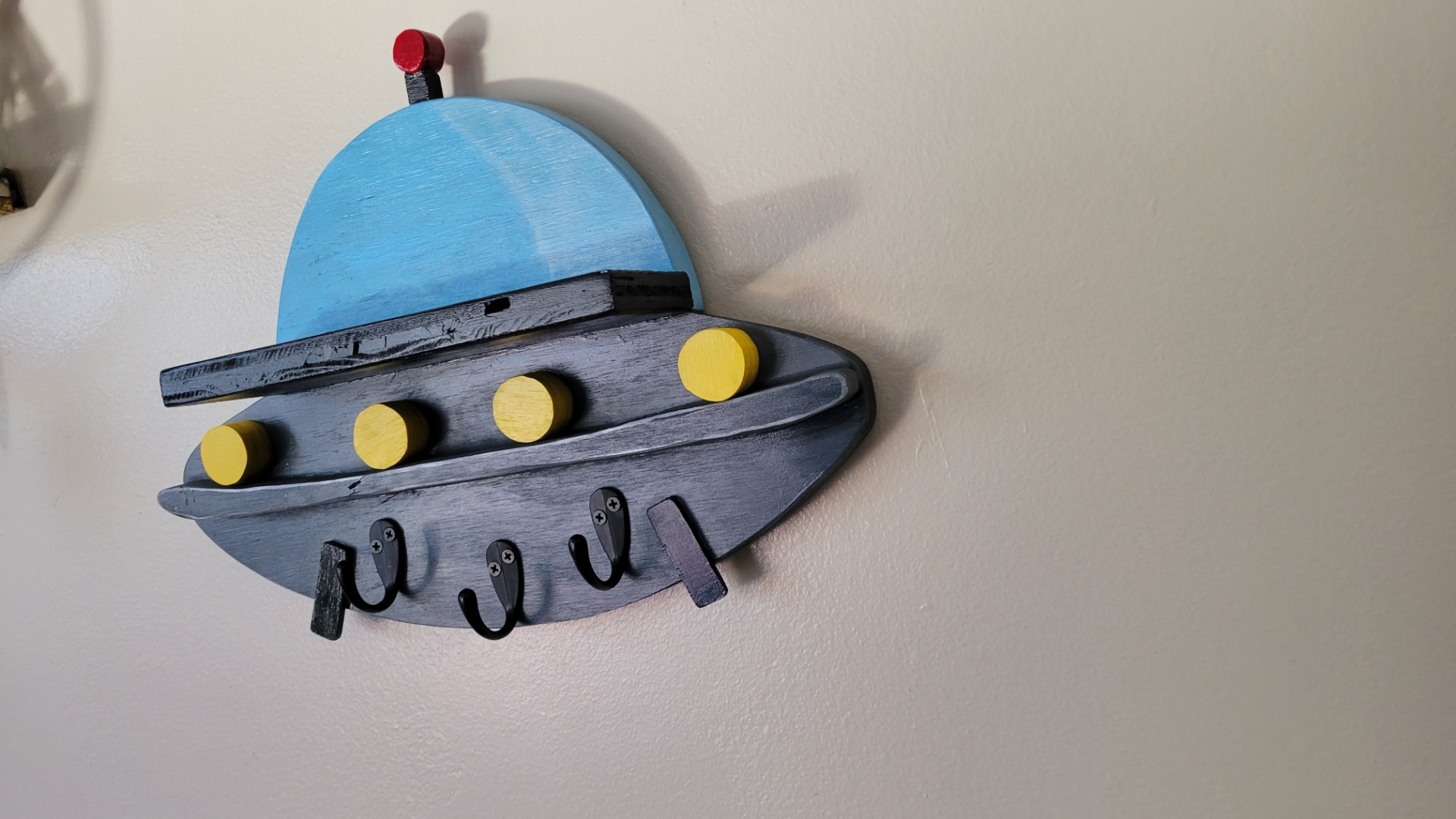 Handmade Wooden UFO Key Rack - thumbnail 2 of 3