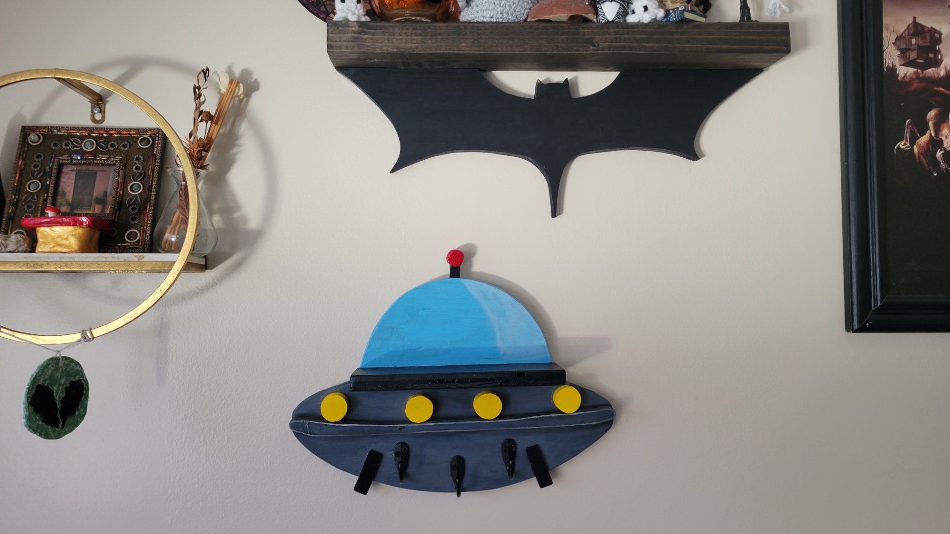 Handmade Wooden UFO Key Rack - thumbnail 3 of 3