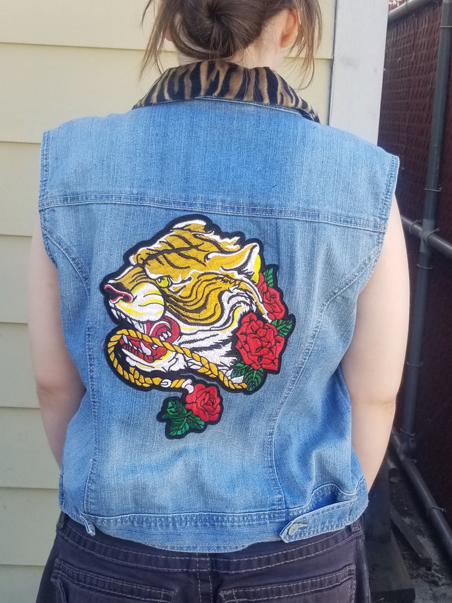 Upcycled tiger denim vest size M - thumbnail 2 of 4