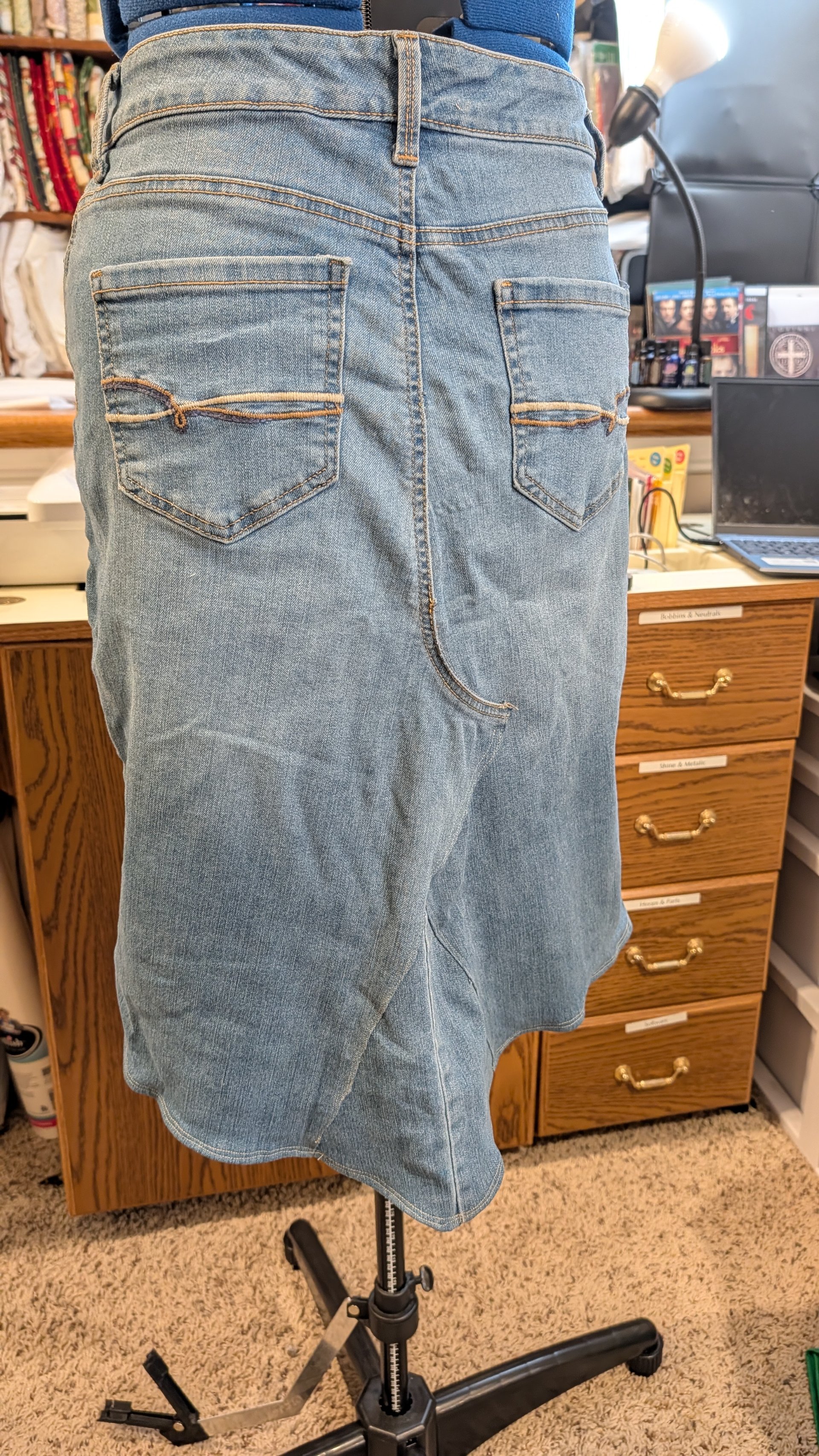 Tulip style skirt - thumbnail 2 of 3