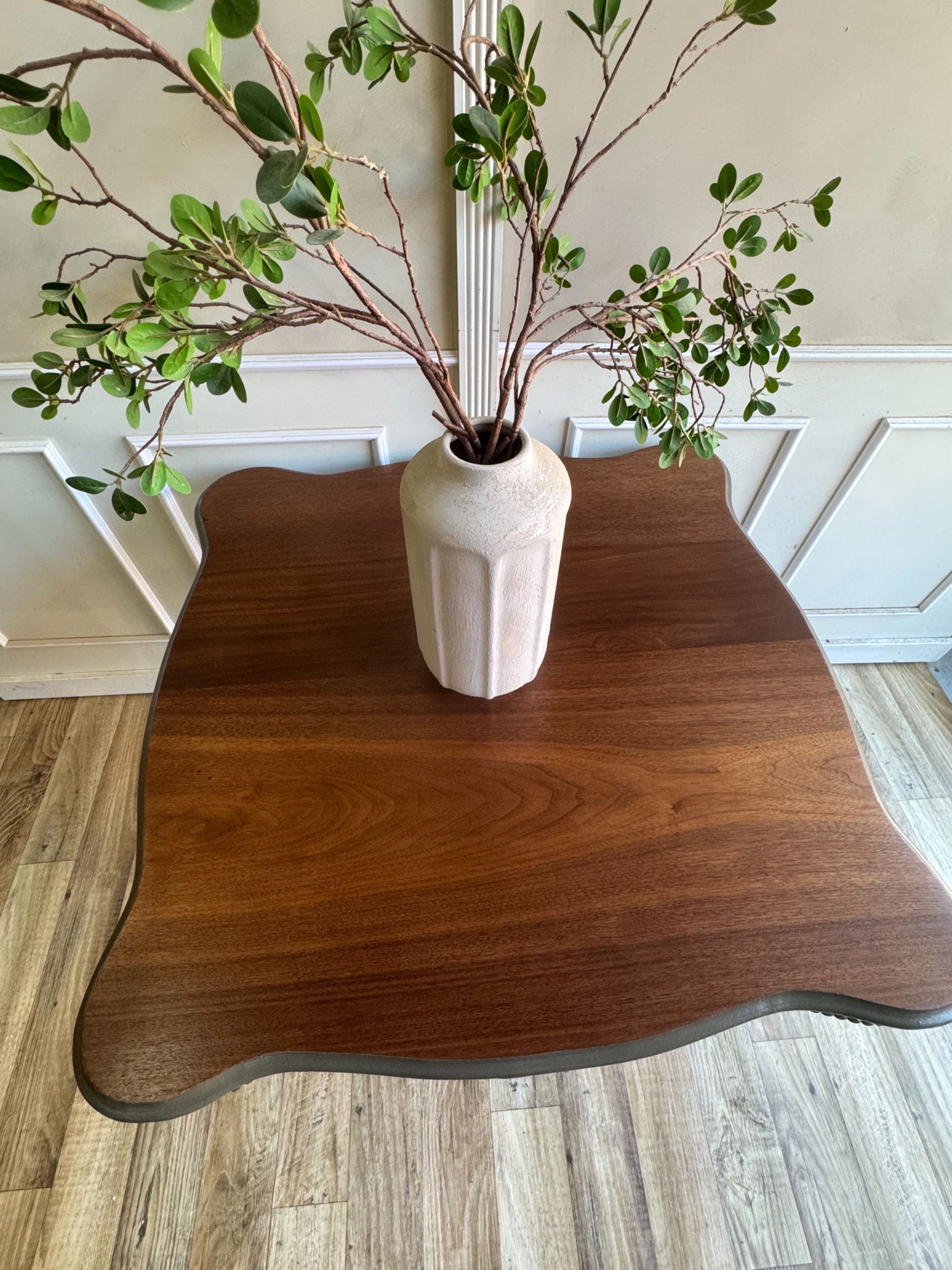 Antique Mahogany Pedestal Table - thumbnail 3 of 4