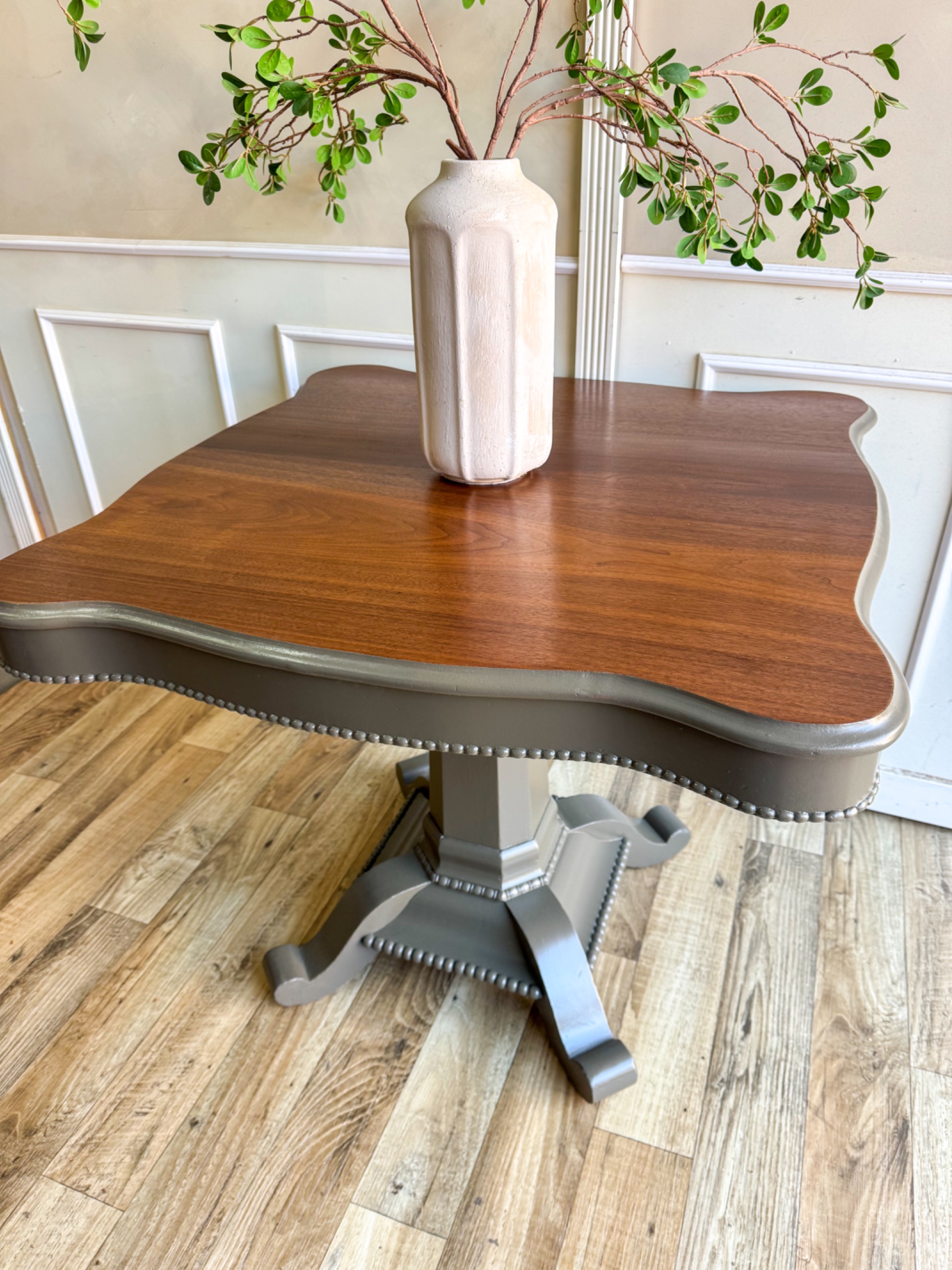 Antique Mahogany Pedestal Table - thumbnail 2 of 4