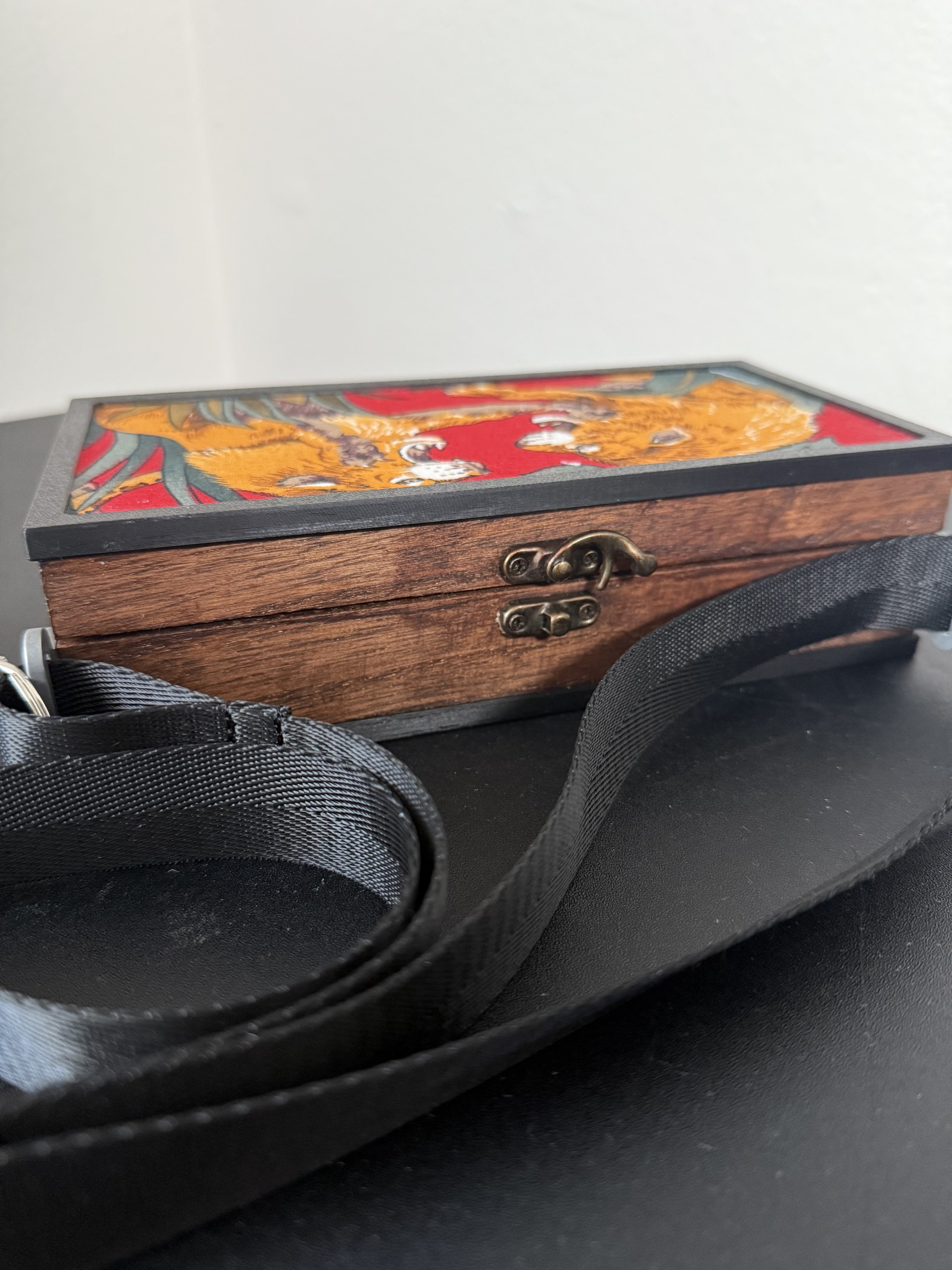 The Exhibit Purse - Jungle Scene Print  - thumbnail 6 of 7