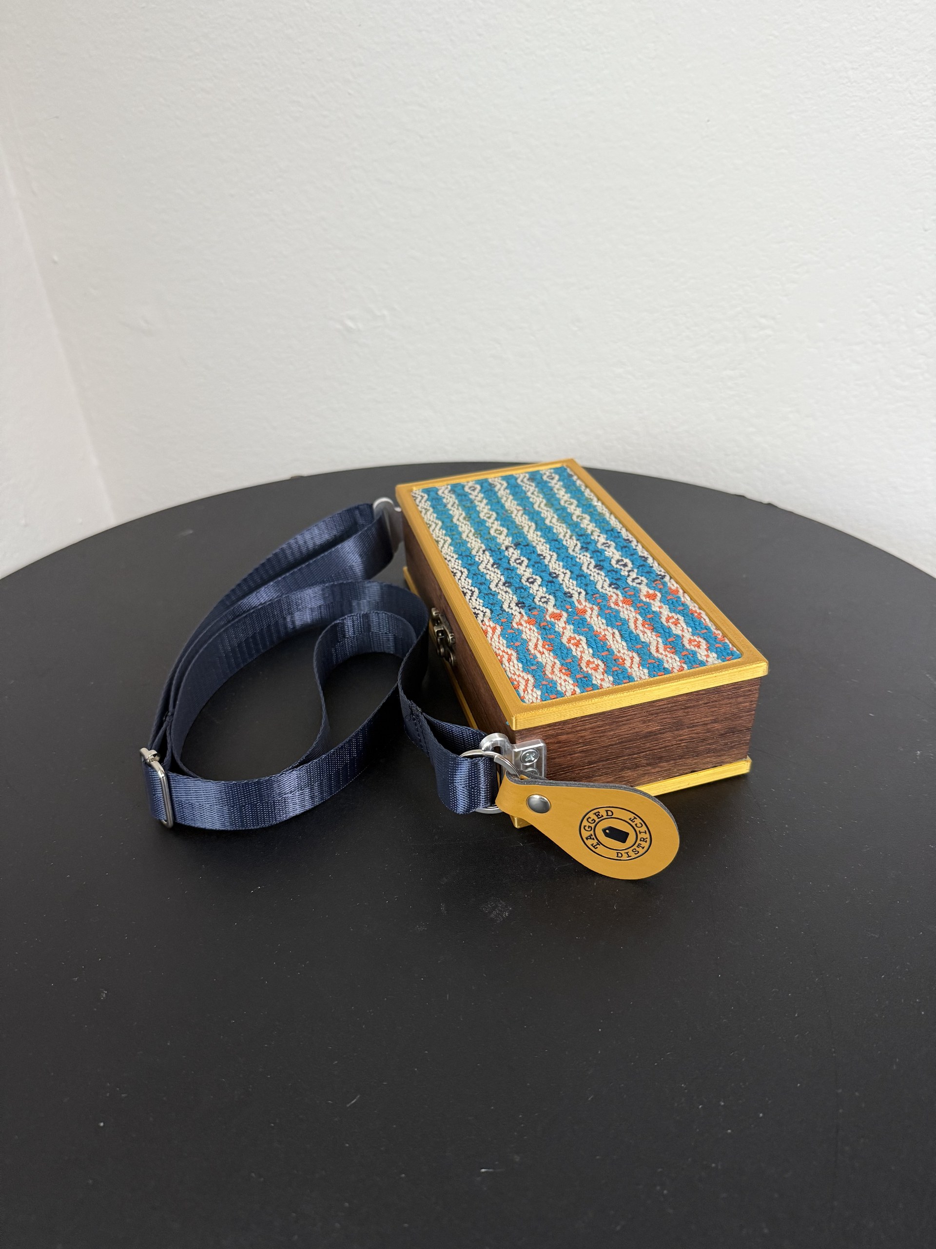 The Exhibit Purse - Woven Stripe - thumbnail 4 of 7