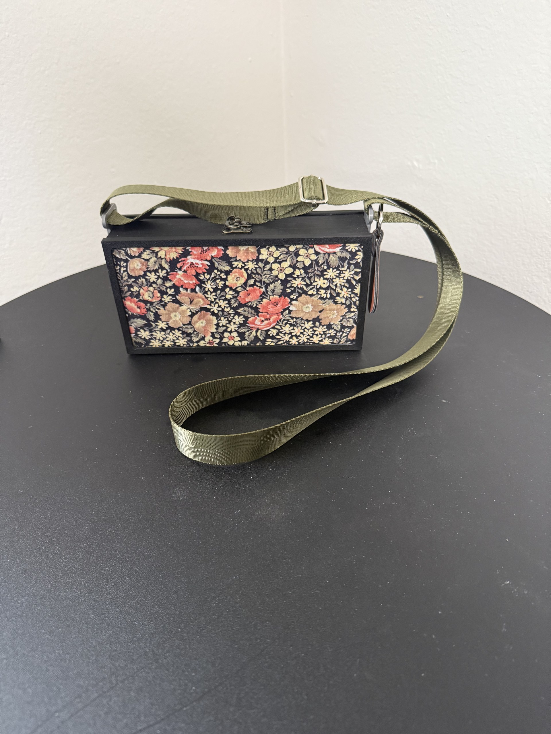 The Exhibit Purse — Dark Floral - thumbnail 2 of 3