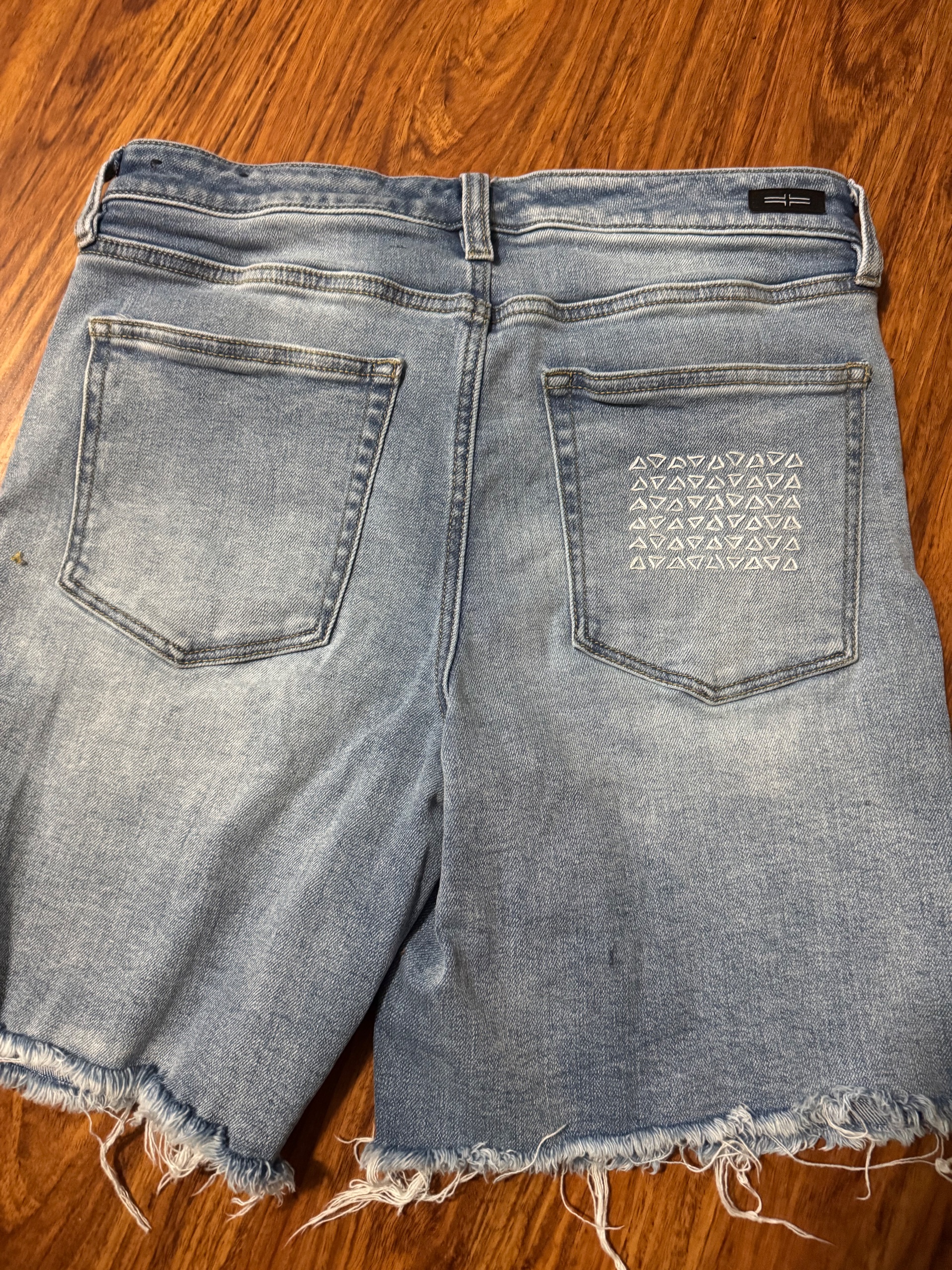 SALE! Upcycled jean shorts with Sashiko embroidery  - thumbnail 4 of 5